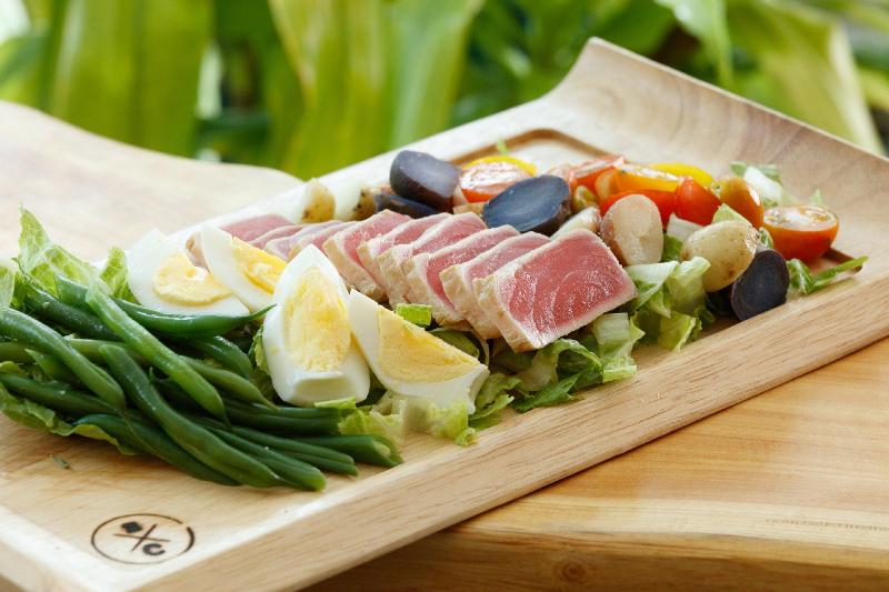 Stay in style at Kimpton Surfcomber Hotel