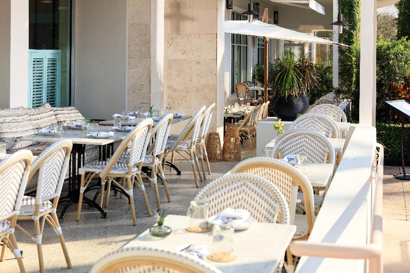 Stay in style at Kimpton Surfcomber Hotel