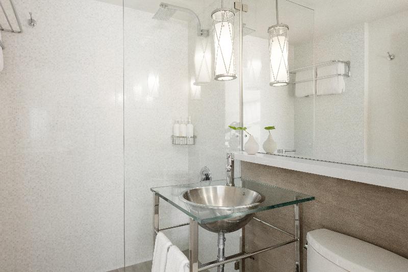 Stay in style at Kimpton Surfcomber Hotel