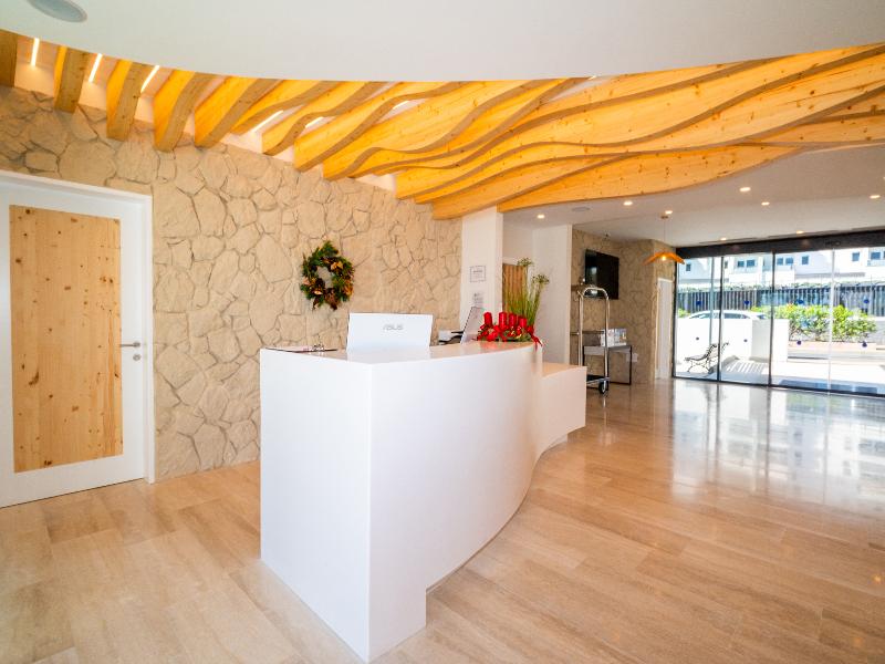 HL Miraflor Suites image
