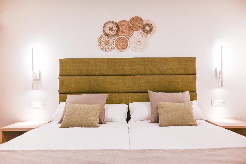 HL Miraflor Suites image