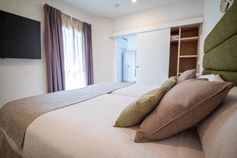 HL Miraflor Suites image