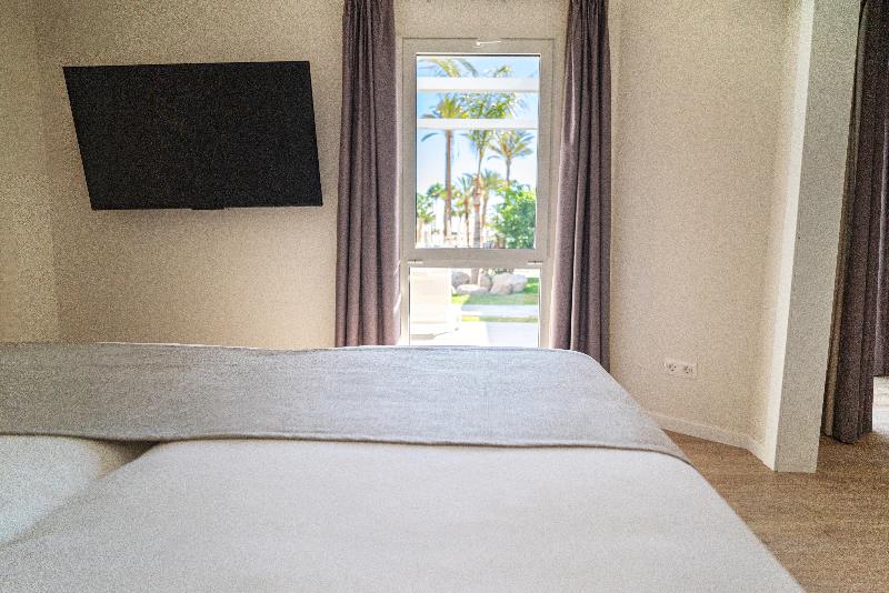 HL Miraflor Suites image
