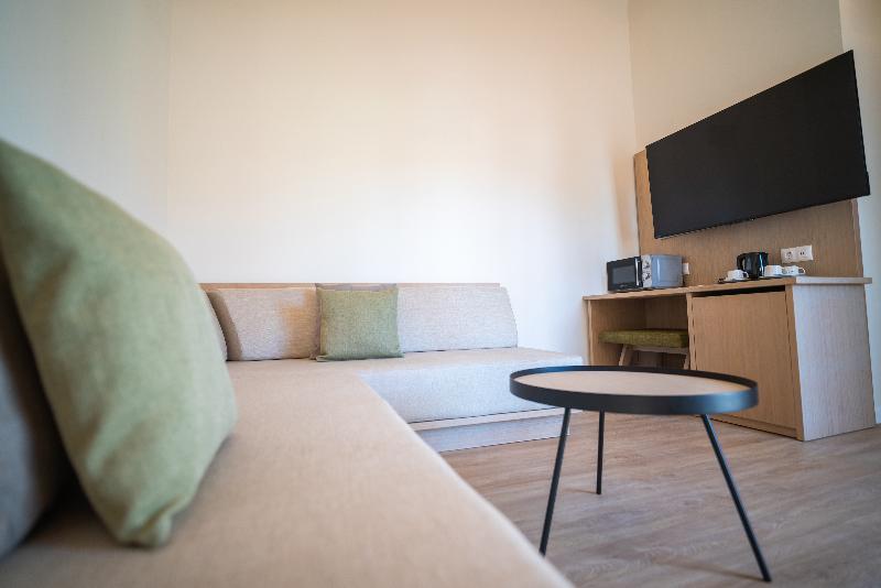 HL Miraflor Suites image