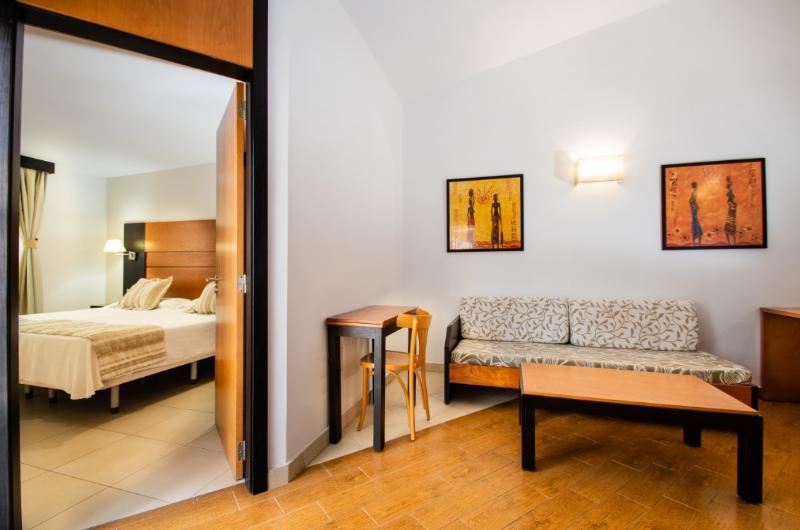 HL Miraflor Suites image