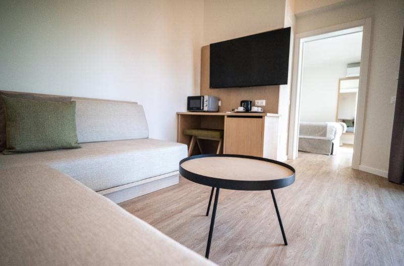 HL Miraflor Suites image
