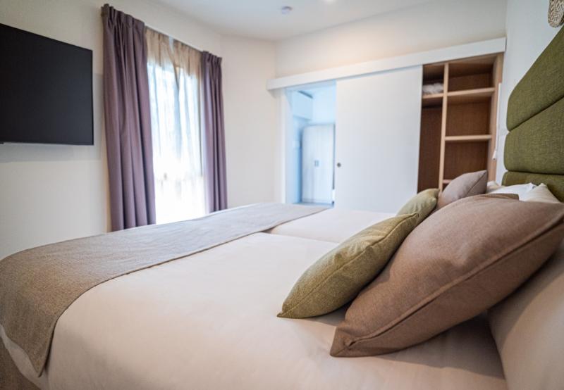 HL Miraflor Suites image