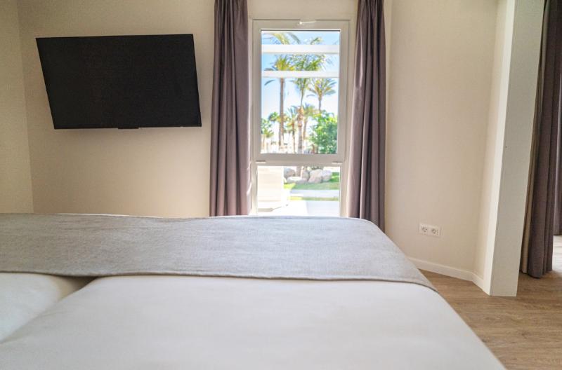 HL Miraflor Suites image