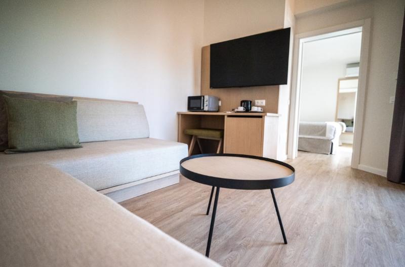 HL Miraflor Suites image