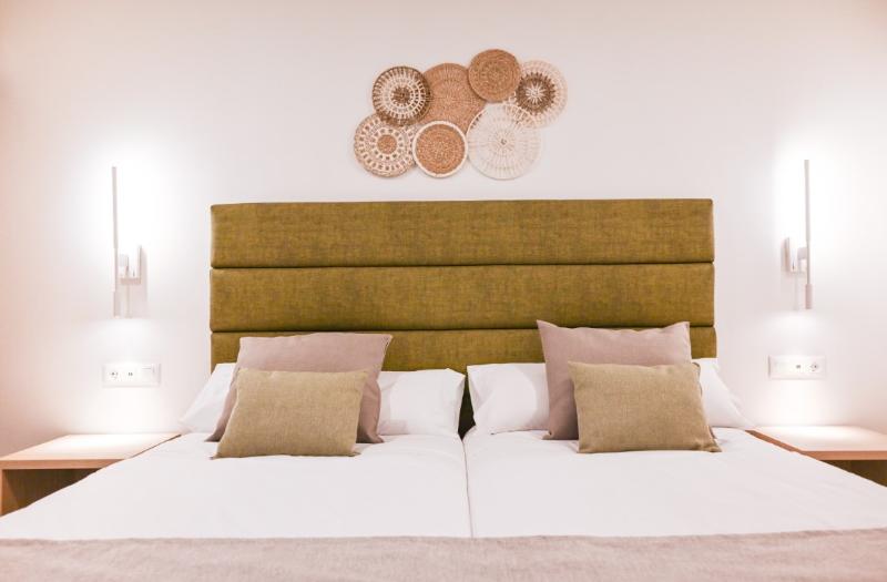 HL Miraflor Suites image