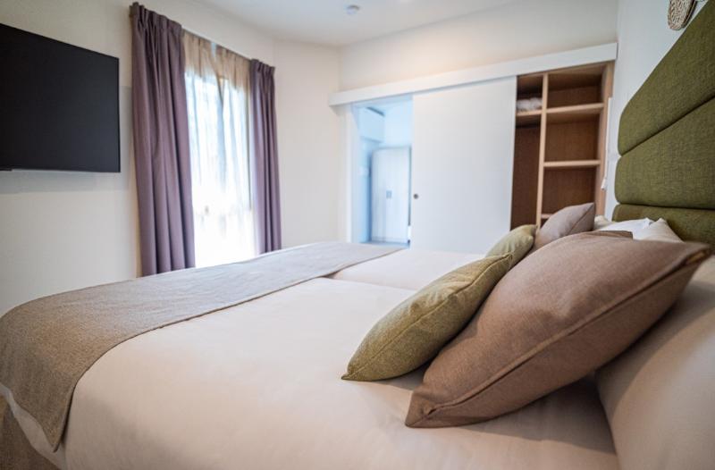 HL Miraflor Suites image