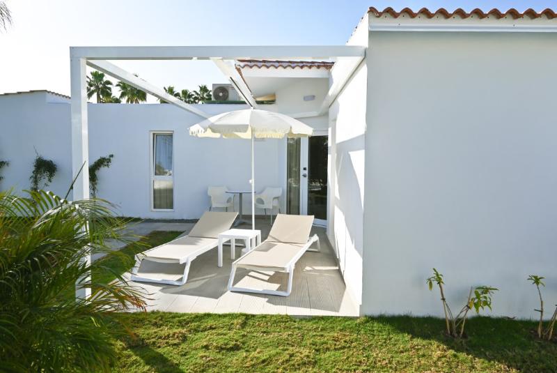 HL Miraflor Suites image