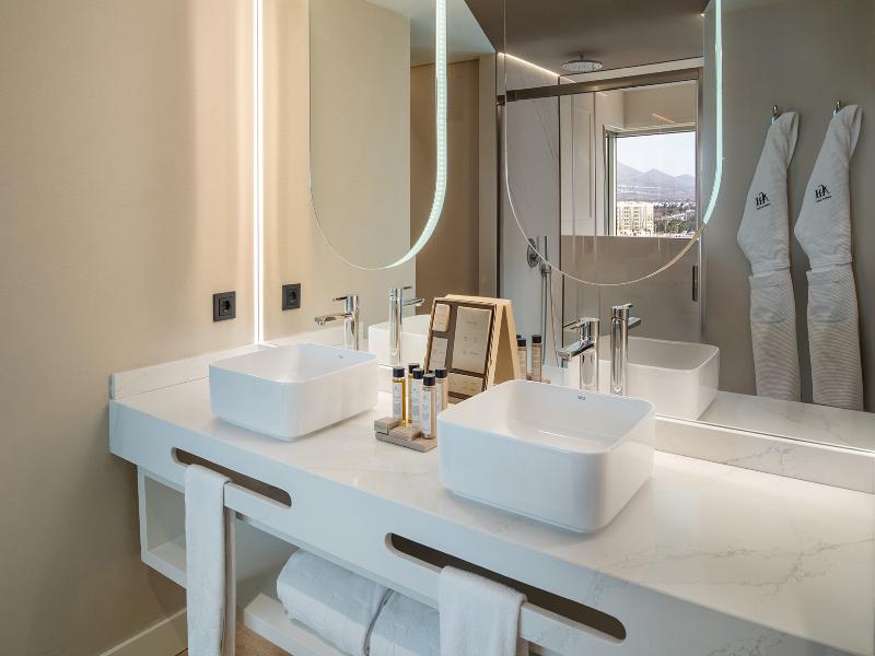 Arrecife Gran Hotel & Spa image