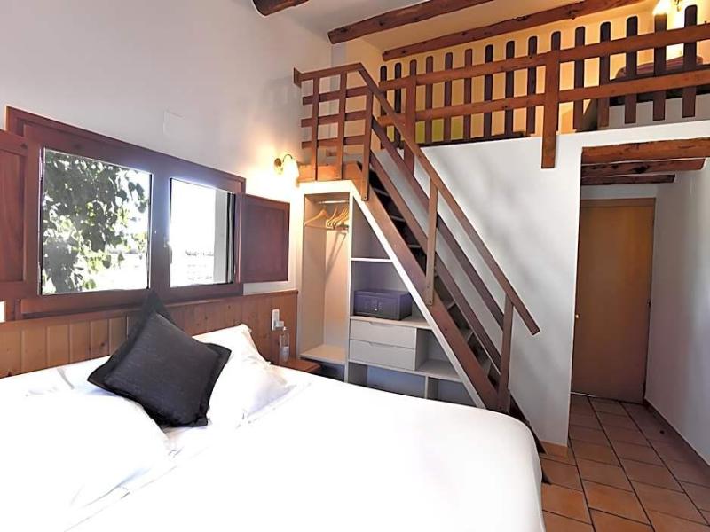 Delta Hotel image