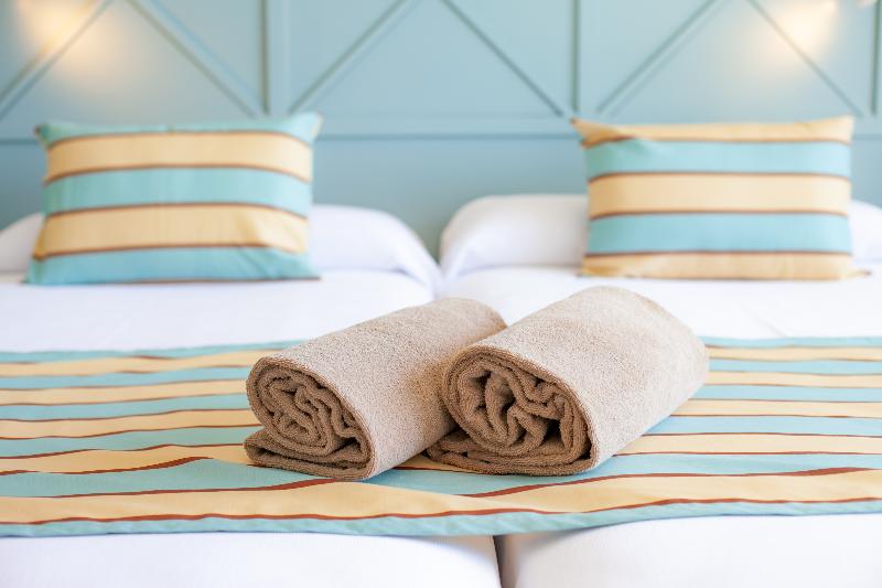 Bed room