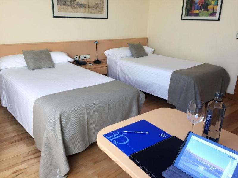 Hotel AR Parquesur image
