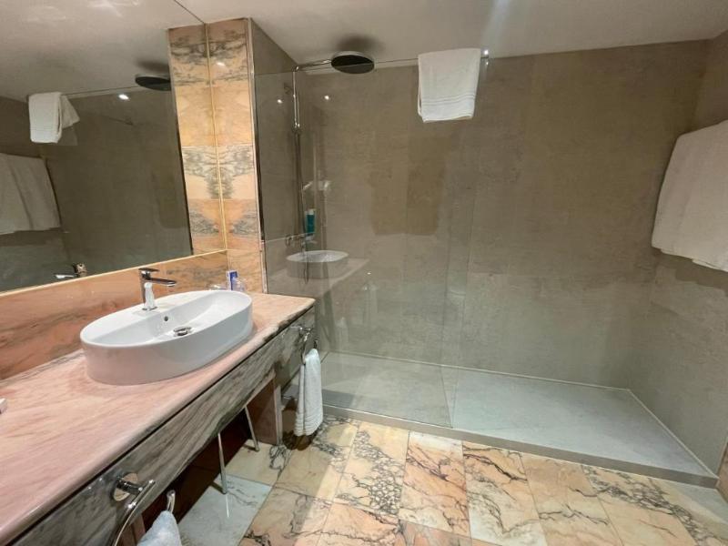 Hotel AR Parquesur image