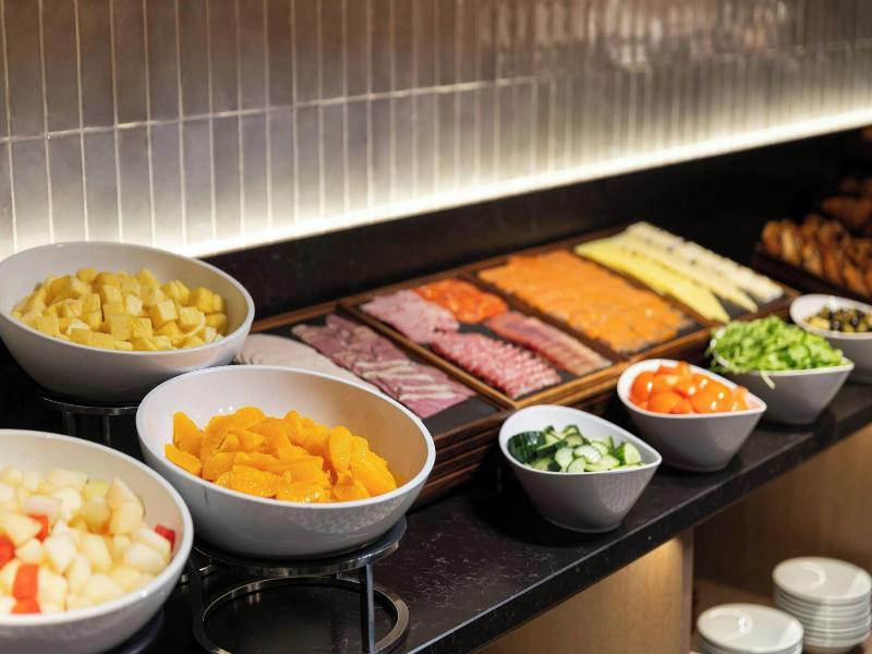 Marriott Hotel London Grosvenor Square image