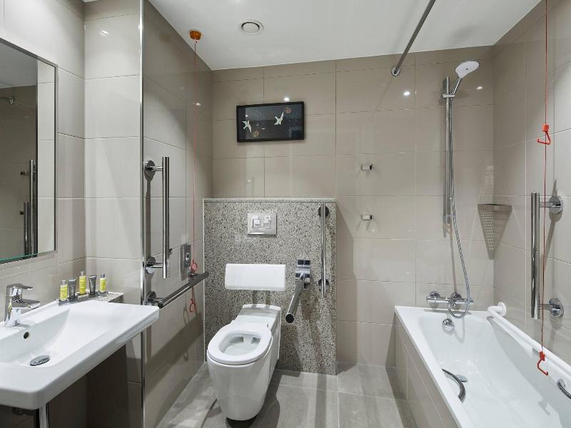 Marriott Hotel Heathrow image