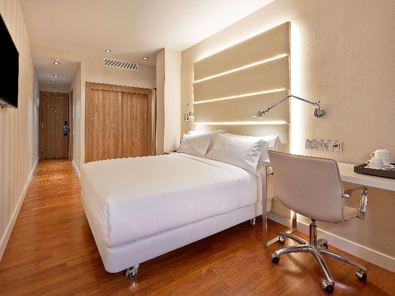 NH Barcelona Les Corts image