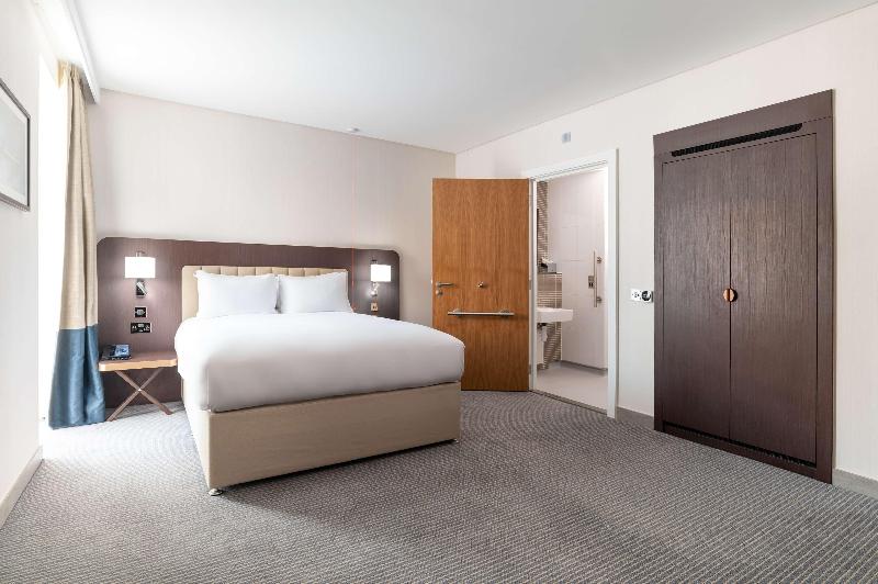 Hilton London Gatwick Airport image
