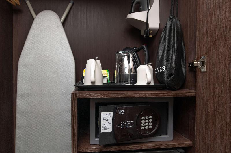 Hilton London Gatwick Airport image