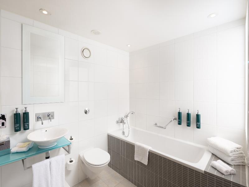 Hilton London Gatwick Airport image
