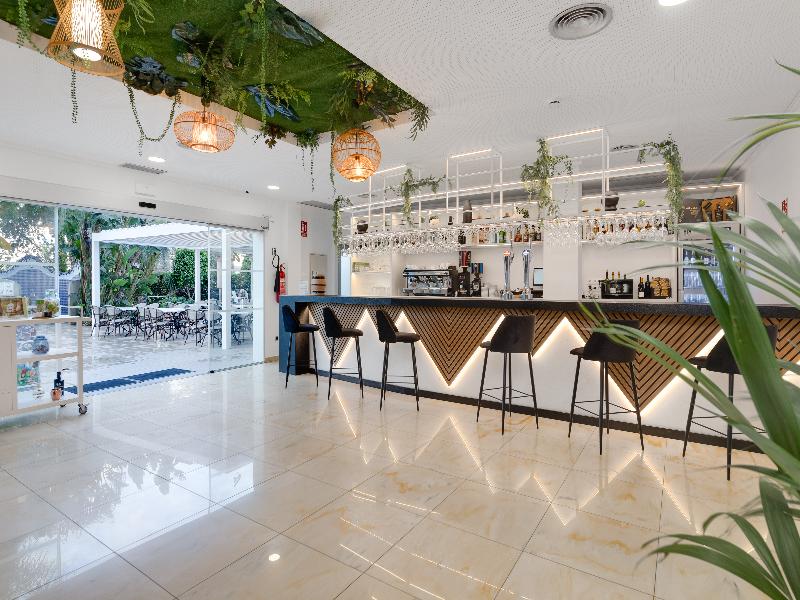 Daniya Denia Spa and Business image