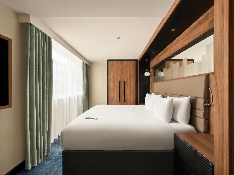 Crowne Plaza Gerrards Cross image