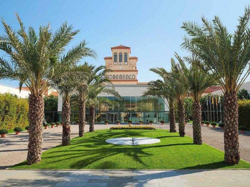 Le Meridien Ra Beach Hotel & Spa image