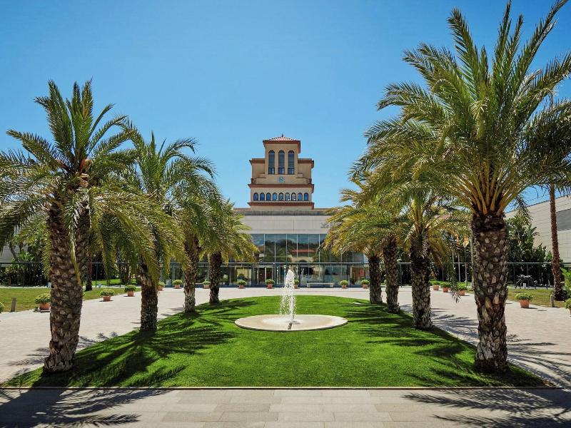 Le Meridien Ra Beach Hotel & Spa image