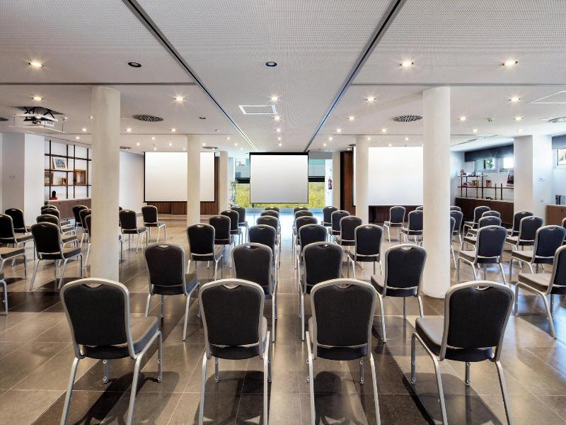 Le Meridien Ra Beach Hotel & Spa image