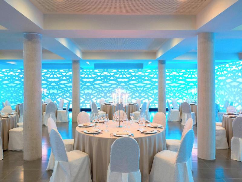 Le Meridien Ra Beach Hotel & Spa image