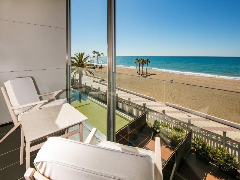 Le Meridien Ra Beach Hotel & Spa image
