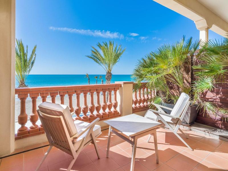 Le Meridien Ra Beach Hotel & Spa image