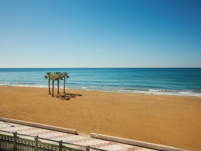 Le Meridien Ra Beach Hotel & Spa image