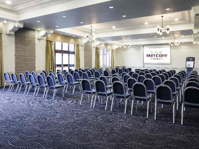 Mercure Dartford Brands Hatch Hotel & Spa image