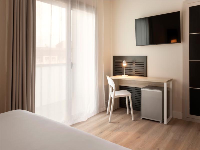 B&B HOTEL Vitoria General Álava image