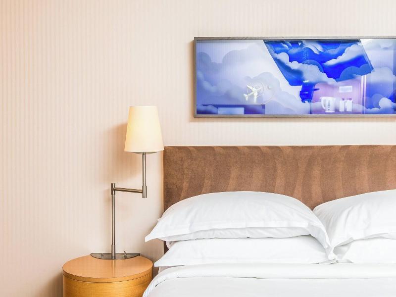 Sheraton Paris Charles de Gaulle Airport Hotel image