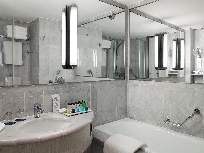 Sheraton Paris Charles de Gaulle Airport Hotel image