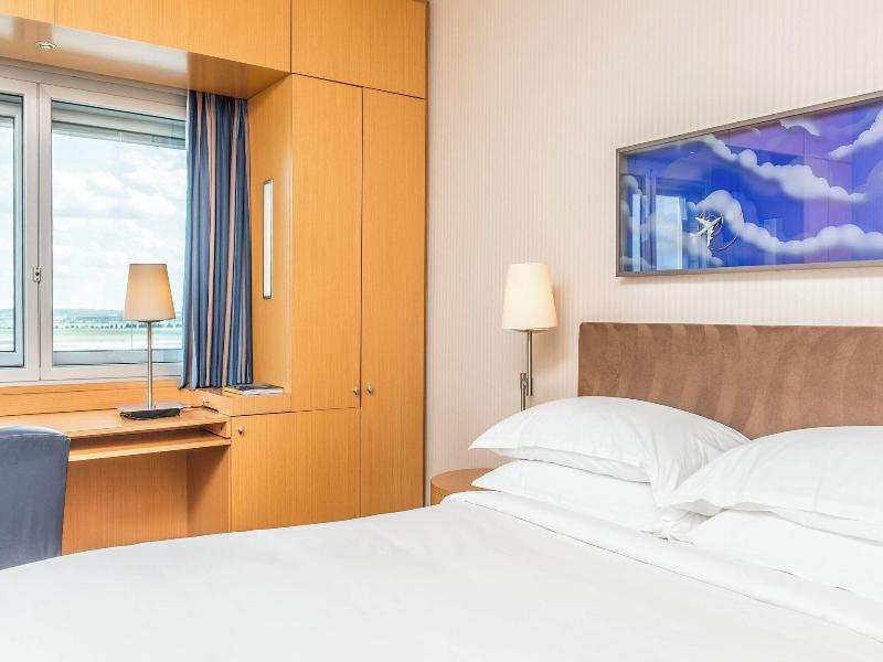 Sheraton Paris Charles de Gaulle Airport Hotel image