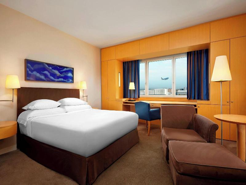 Sheraton Paris Charles de Gaulle Airport Hotel image