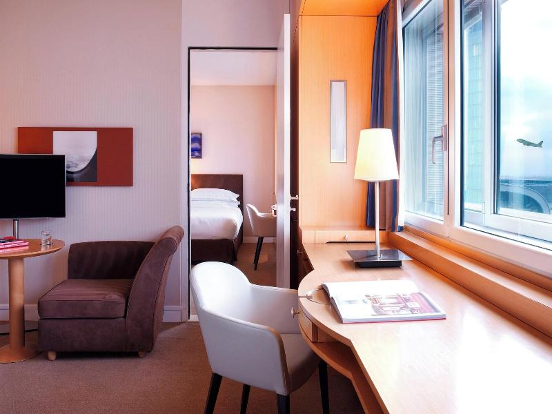 Sheraton Paris Charles de Gaulle Airport Hotel image