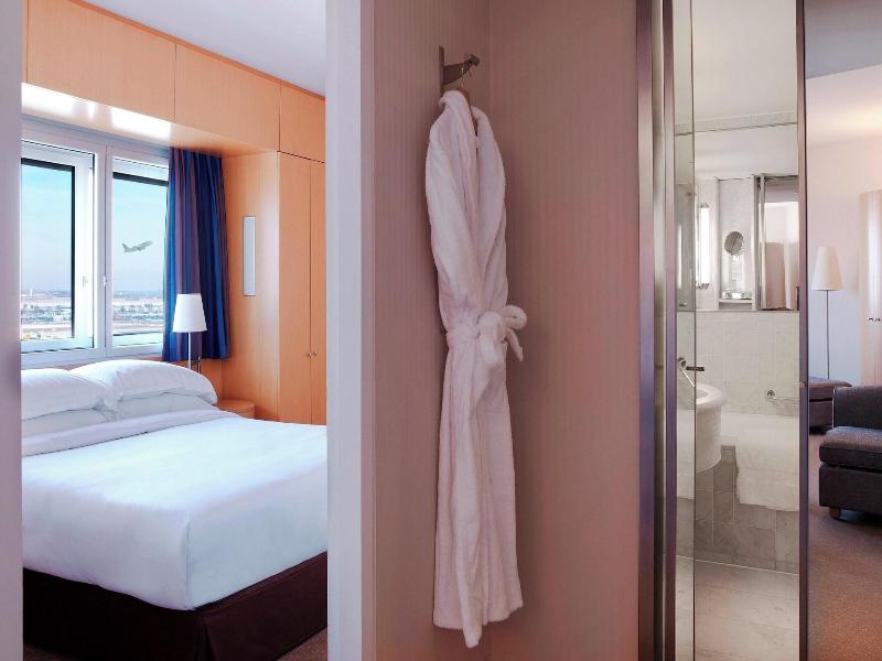 Sheraton Paris Charles de Gaulle Airport Hotel image