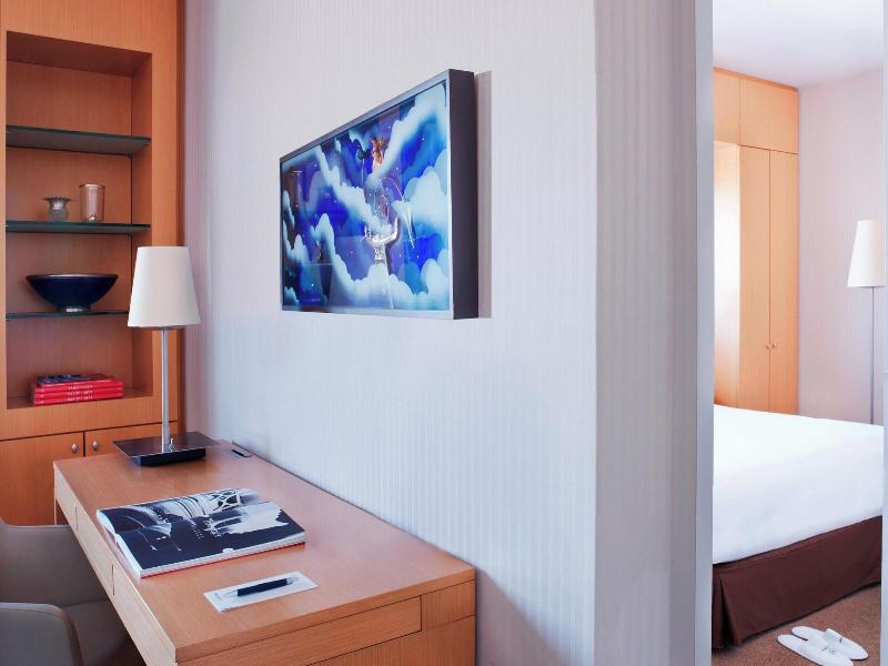 Sheraton Paris Charles de Gaulle Airport Hotel image