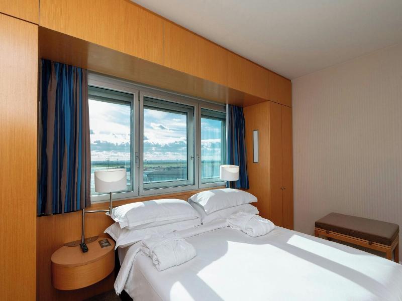 Sheraton Paris Charles de Gaulle Airport Hotel image
