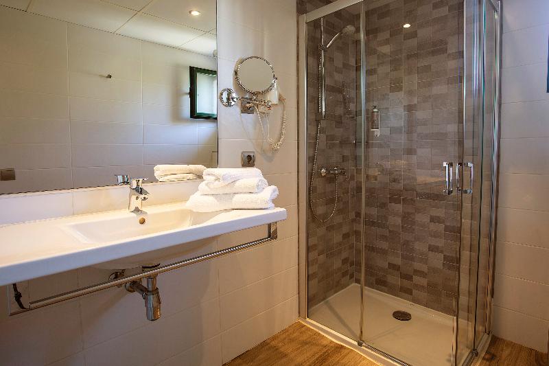 Hotel Rosales image