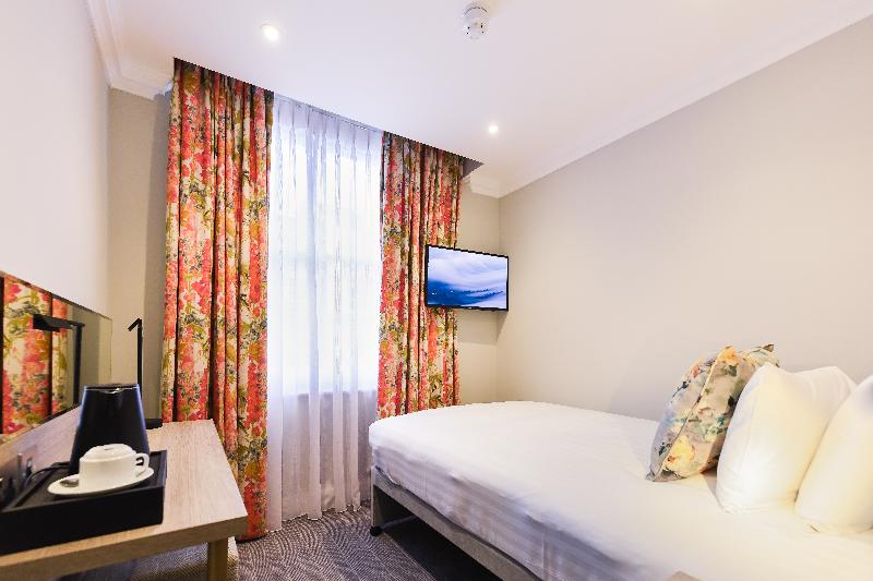 Bed room