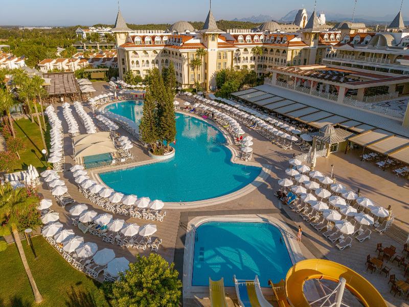 Side Star Resort