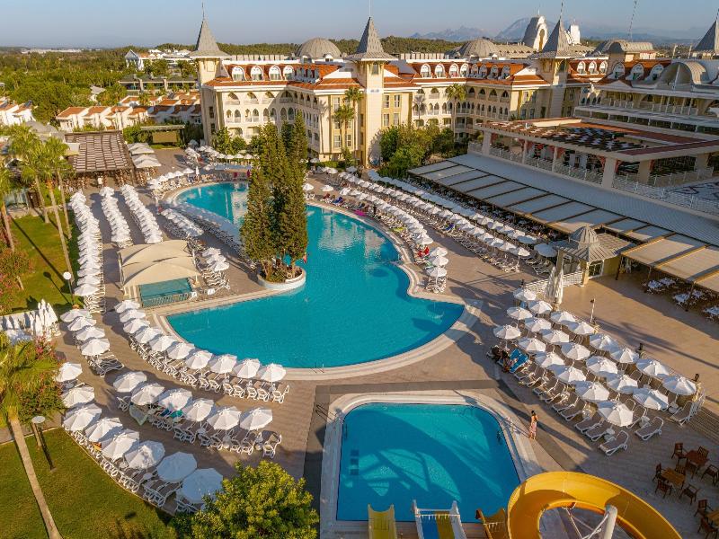 Side Star Resort
